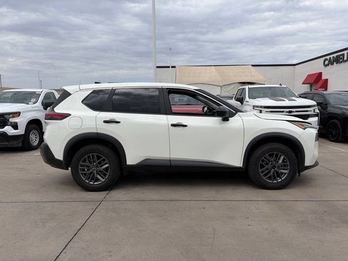 Used 2023 Nissan Rogue S FWD image 3