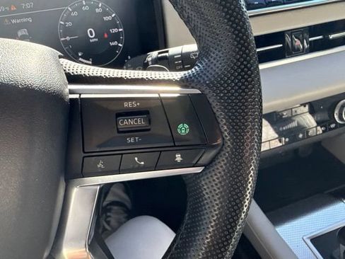 Used 2025 Mitsubishi Outlander SE AWD/4WD image 12