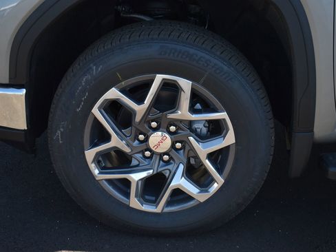 New 2026 GMC Sierra 1500 SLT w/ SLT Premium Package image 10