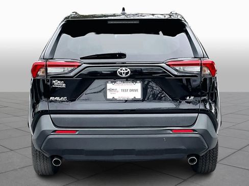 Certified 2020 Toyota RAV4 LE image 4