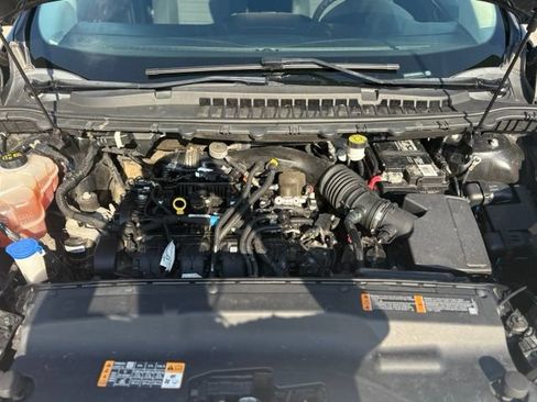 Used 2019 Ford Edge SE FWD image 10