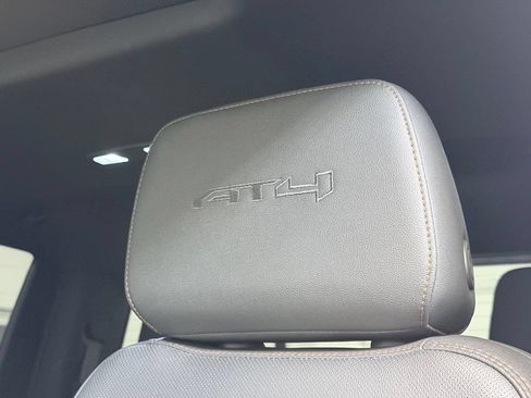 Used 2022 GMC Sierra 2500 AT4 w/ AT4 Premium Plus Package AWD/4WD image 19