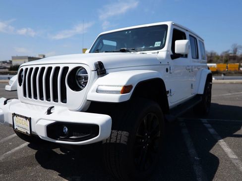 Used 2021 Jeep Wrangler Unlimited Sahara image 4