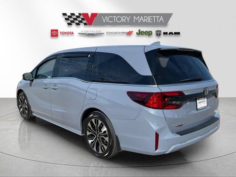 Used 2026 Honda Odyssey Elite image 3