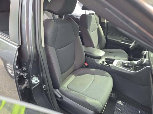 Used 2019 Toyota RAV4 LE w/ Carpet Mat Package AWD/4WD image 3