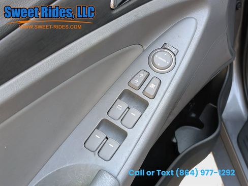 Used 2013 Hyundai Sonata SE w/ Navigation & Sunroof Pkg image 17