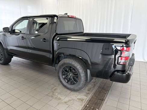 Used 2023 Nissan Frontier SV w/ Midnight Edition Package AWD/4WD image 6