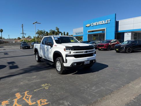 Used 2021 Chevrolet Silverado 1500 RST w/ Z71 Off-Road Package image 2