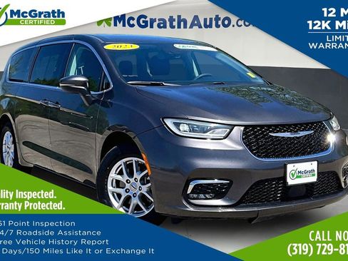 Used 2023 Chrysler Pacifica Touring-L FWD image 1