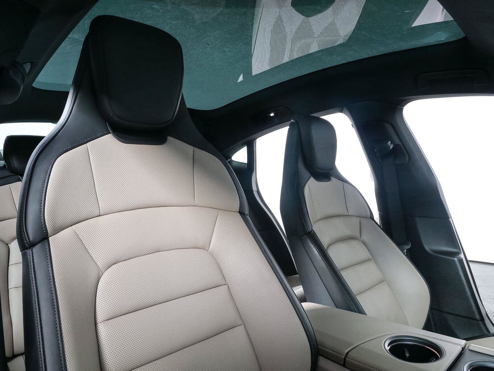 Certified 2025 Porsche Taycan AWD/4WD image 24