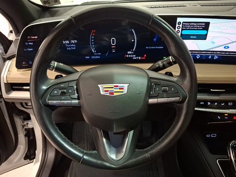 Used 2024 Cadillac XT4 Luxury w/ Cold Weather Package AWD/4WD image 21