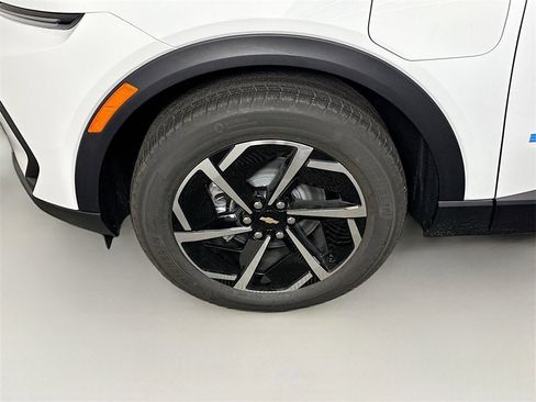 New 2026 Chevrolet Equinox EV LT image 24