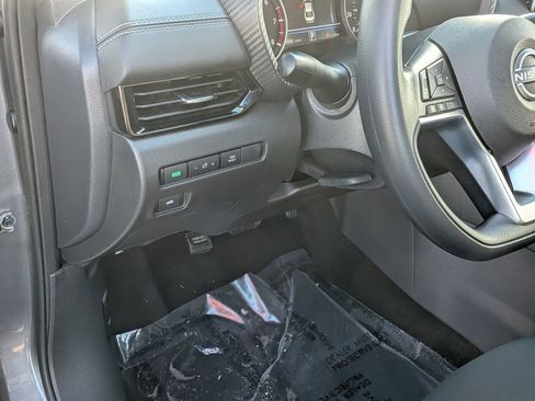 Used 2024 Nissan Sentra SV image 17