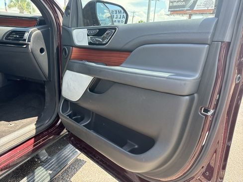 Used 2023 Lincoln Navigator L Reserve AWD/4WD image 28