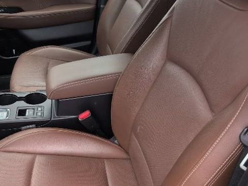 Used 2017 Subaru Outback 3.6R Touring AWD/4WD image 10