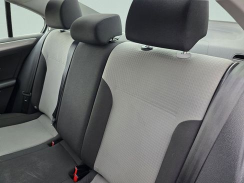 Used 2017 Volkswagen Jetta S w/ Jetta S Cold Weather Package image 27