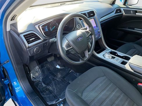 Used 2020 Ford Fusion SE image 25