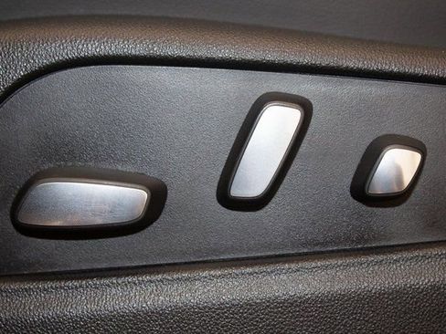 Used 2024 Cadillac XT6 Premium Luxury image 23