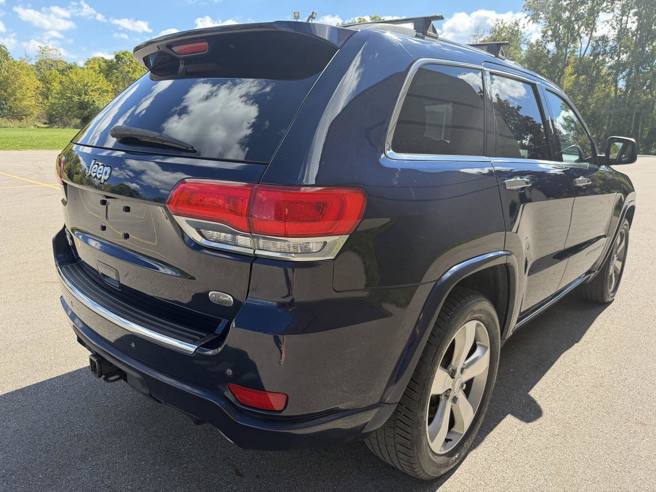 Used 2014 Jeep Grand Cherokee Overland w/ Advanced Technology Group AWD/4WD image 5
