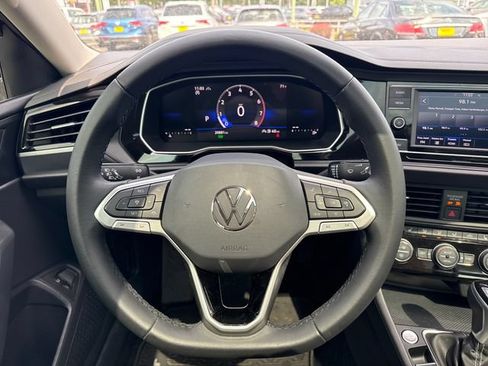 Used 2024 Volkswagen Jetta SE w/ Panoramic Sunroof Package FWD image 22
