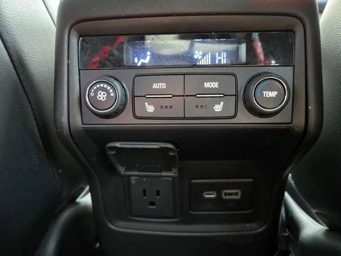 Used 2022 GMC Acadia SLT w/ Preferred Package image 27