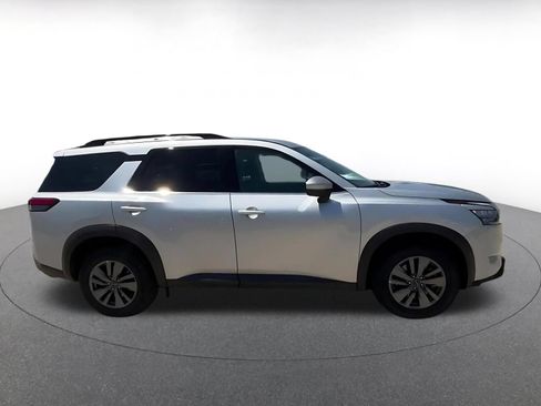 Used 2025 Nissan Pathfinder SV AWD/4WD image 16