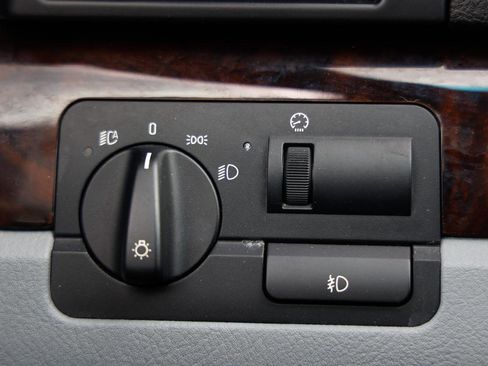 Used 2005 BMW 330Ci Convertible image 39