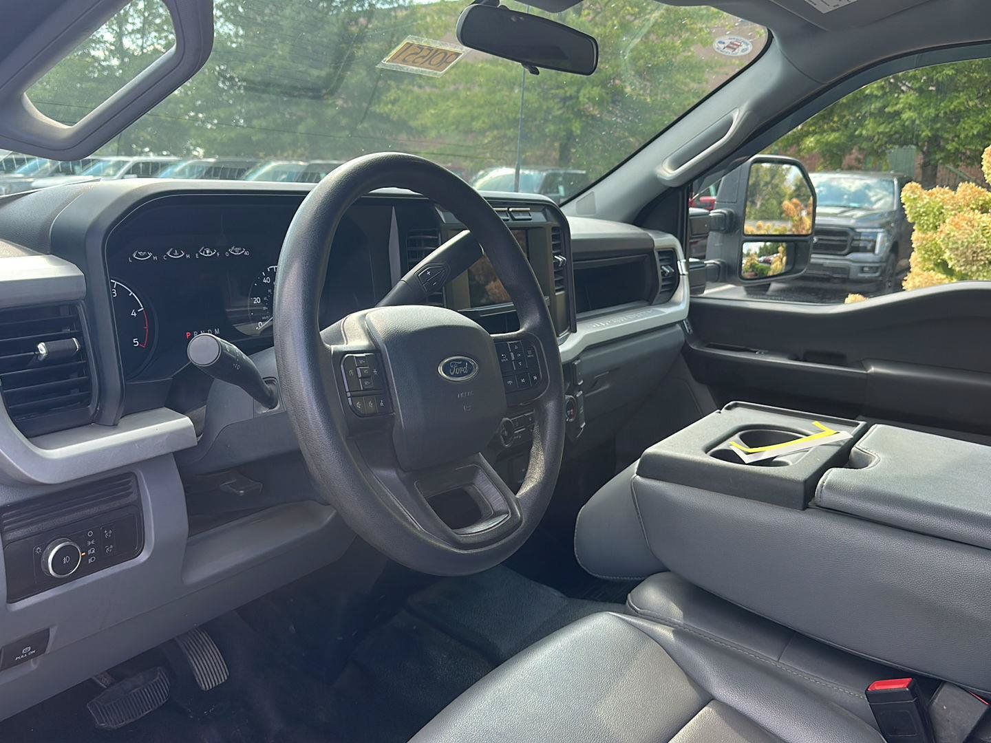 Used 2024 Ford F550 4x4 Crew Cab Super Duty image 2