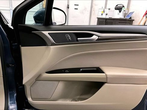 Used 2019 Ford Fusion SEL FWD image 23