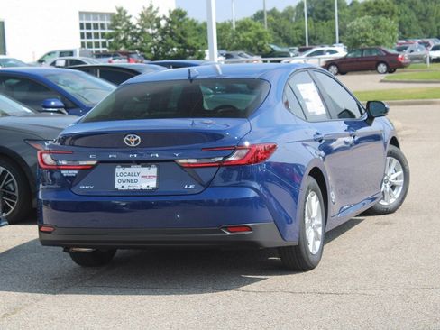 Used 2026 Toyota Camry LE FWD image 9