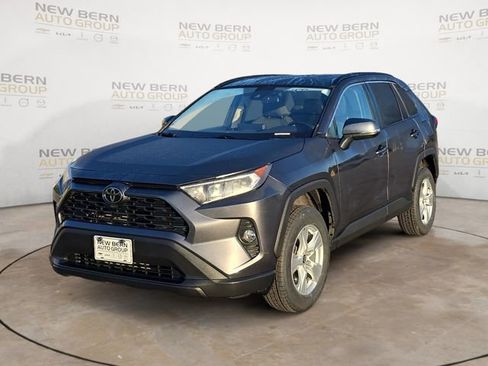 Used 2021 Toyota RAV4 XLE image 1