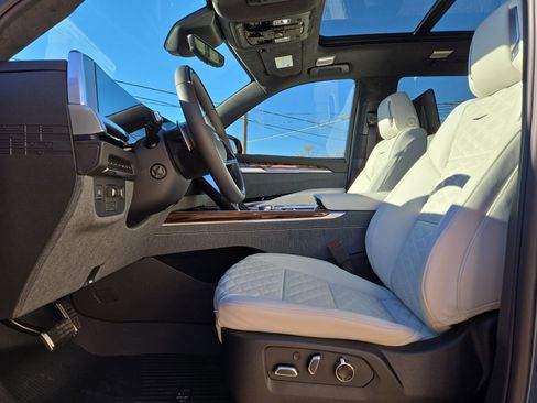 New 2026 Cadillac Escalade Platinum Sport w/ LPO, ONYX Package image 16