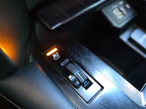 Used 2020 Lexus GX 460 Premium image 24