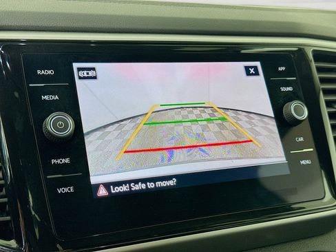 Certified 2023 Volkswagen Atlas SE image 17