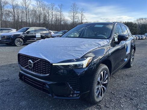 New 2025 Volvo XC60 B5 Core w/ Protection Package Premier image 4