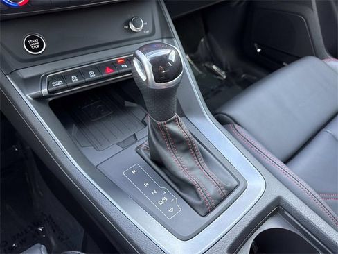 Certified 2025 Audi Q3 2.0T Premium Plus w/ Premium Plus Package image 22