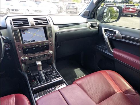 Used 2021 Lexus GX 460 Luxury w/ Sport Design Package AWD/4WD image 9