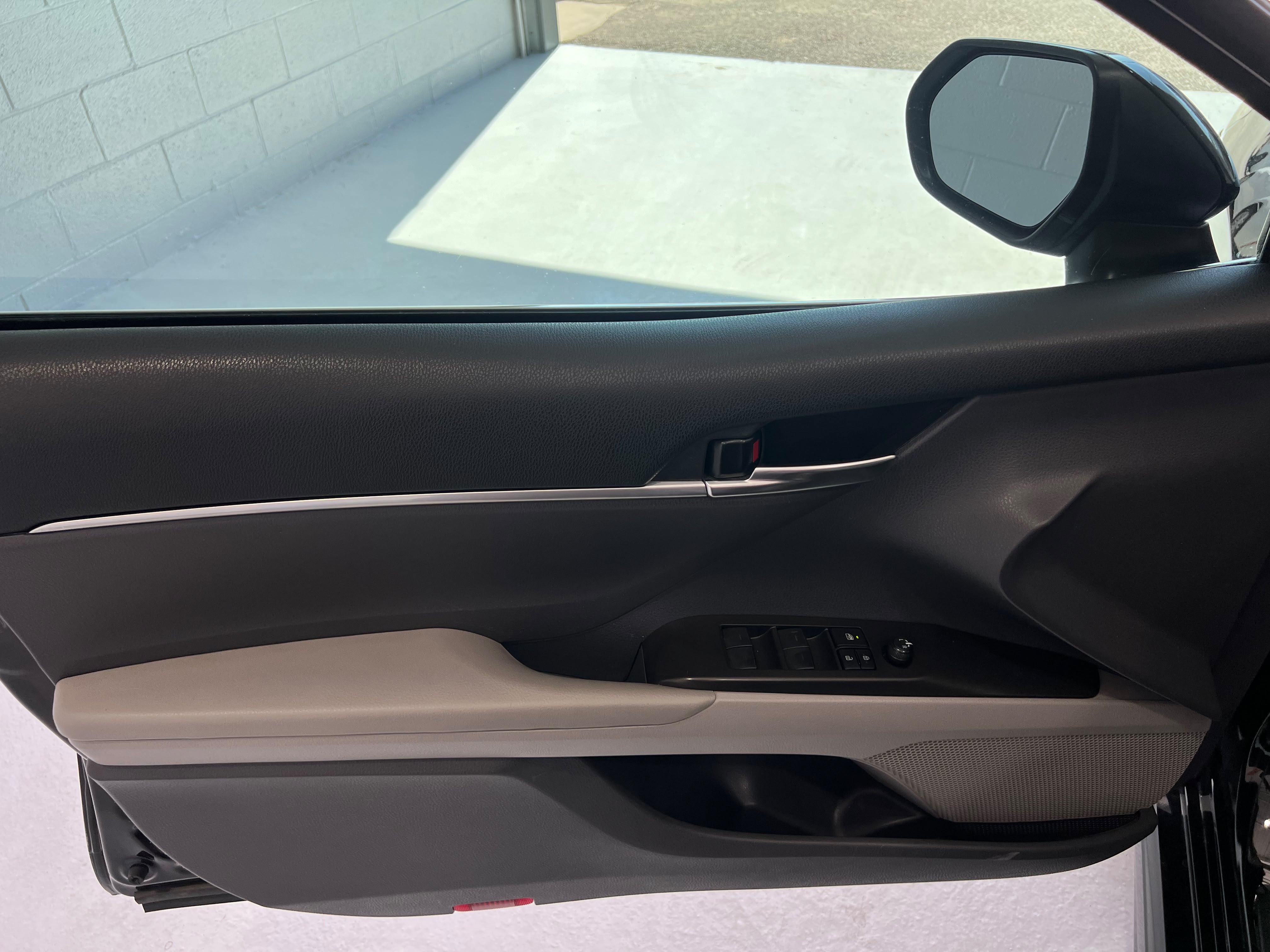 Used 2022 Toyota Camry SE w/ Carpet Mat Package (TMS) FWD image 10