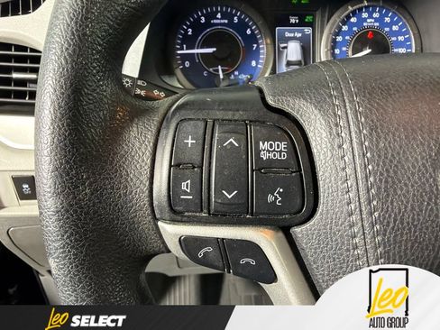 Used 2020 Toyota Sienna LE w/ LE Preferred Package FWD image 15