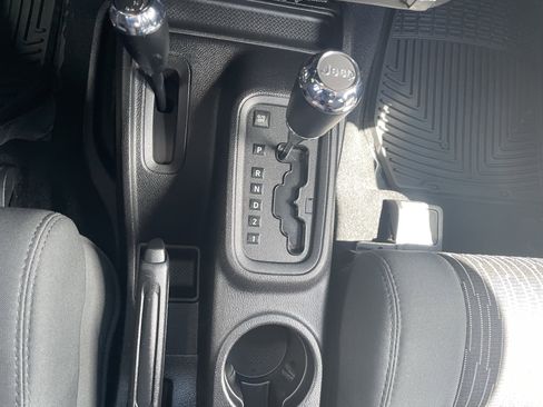 Used 2011 Jeep Wrangler Sport AWD/4WD image 21