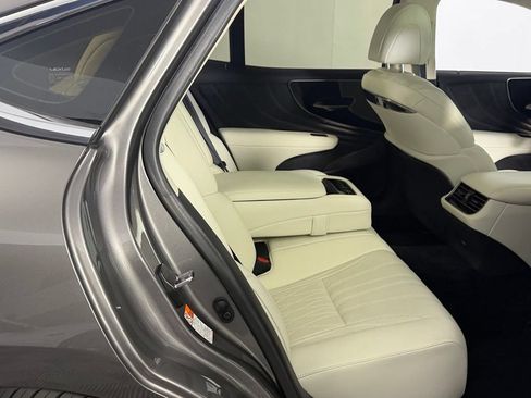 Used 2023 Lexus LS 500 w/ Interior Upgrade Package RWD image 28
