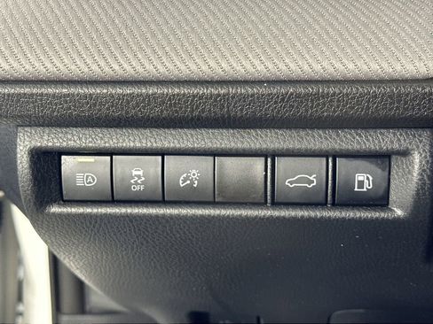 Used 2025 Toyota Camry SE w/ Convenience Package FWD image 21