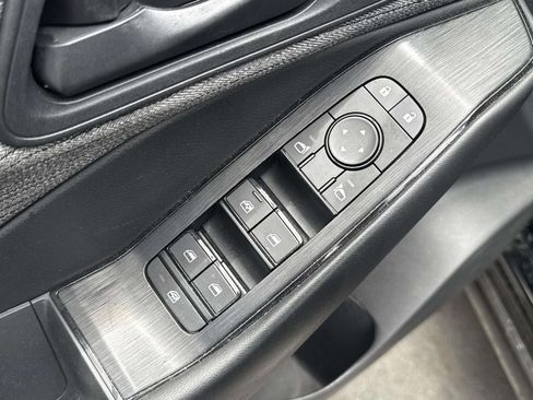 Used 2023 Nissan Rogue S AWD/4WD image 16