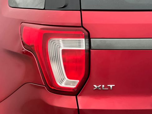 Used 2017 Ford Explorer XLT w/ Equipment Group 202A image 28