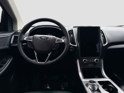 Certified 2024 Ford Edge SEL w/ Convenience Package image 18