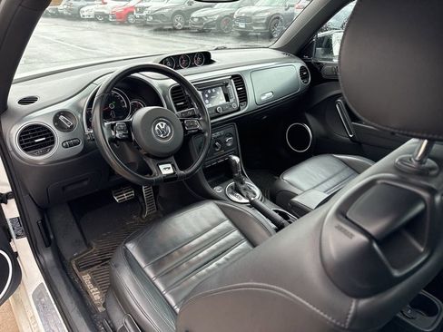 Used 2014 Volkswagen Beetle R-Line image 8