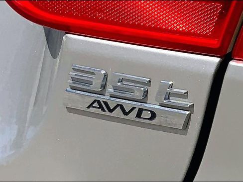 Used 2017 Jaguar XE Prestige image 30