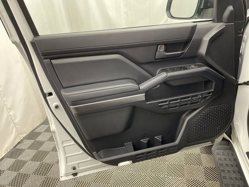 Used 2025 Toyota 4Runner SR5 image 24