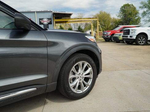 Used 2020 Ford Explorer XLT w/ Equipment Group 202A image 12