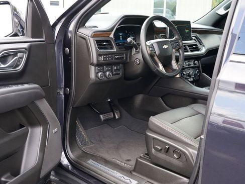 Used 2023 Chevrolet Suburban High Country AWD/4WD image 13